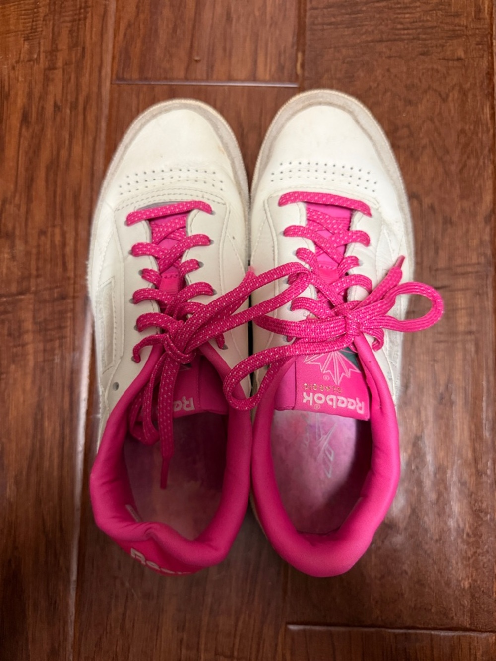 Reebok White Sneakers with Hot Pink Laces and Lining
